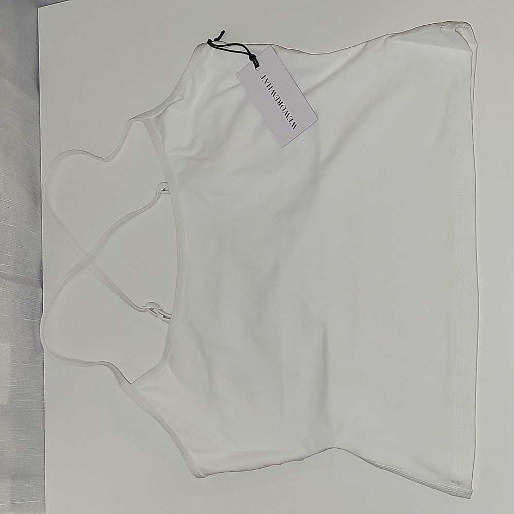 SALE⛱️WeWoreWhat sport cami Size L